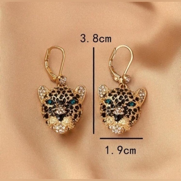 ✨NEW✨ Elegant Gold and Black Panther Earrings - Picture 3 of 3